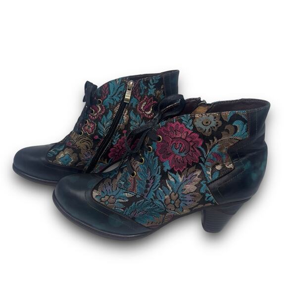 Floral Embossed Oxford Boots Womens size 9.5(41) - Picture 3 of 9